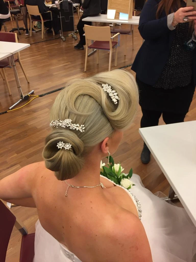 Brautstyling bei Coiffeur Bohac
